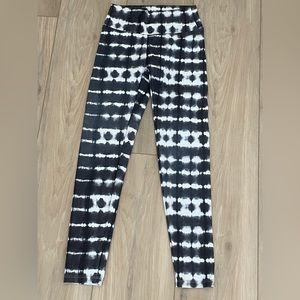 Never worn Skatie leggings